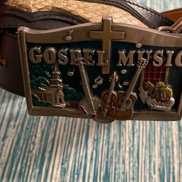 Silver Creek Collection Leather/Snake Skin Silver Buckle Belt - Picture 4 of 16